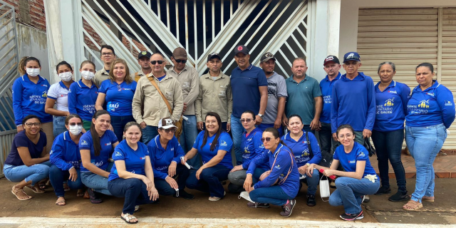 Mutirão da coleta de lixo contra a dengue